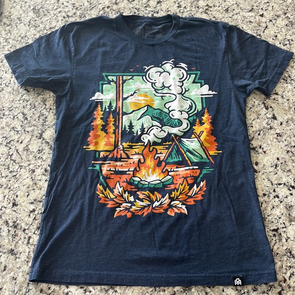 Into The AM Campfire Shirt Size S